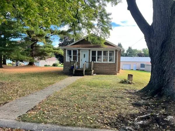 913 S 15th Avenue, Freeport, IL 61032