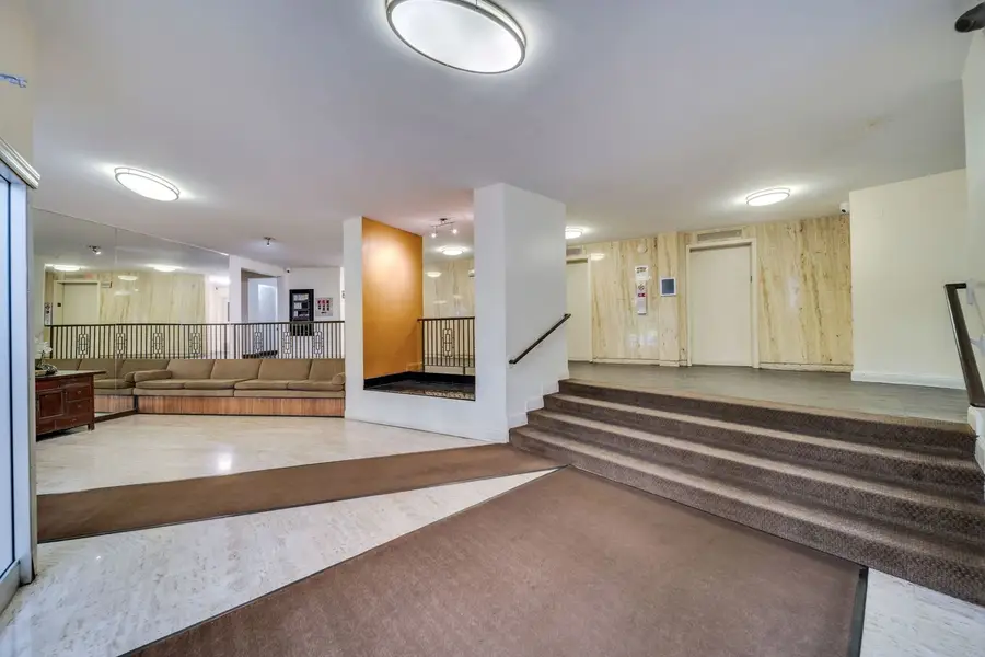 7033 N Kedzie Avenue #815, Chicago, IL 60645 - #3