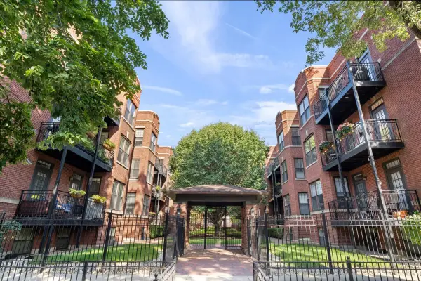 2701 N Mildred Avenue #2B, Chicago, IL 60614