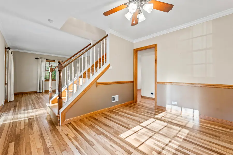 107 N Elmhurst Avenue, Mount Prospect, IL 60056 - #3