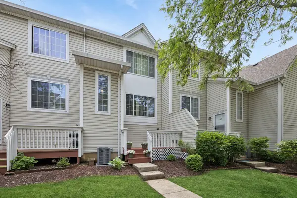 313 Candlelight Court, Bolingbrook, IL 60440