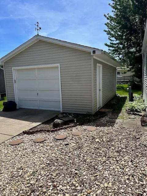 9 Hickory Lane, Sandwich, IL 60548 - #2
