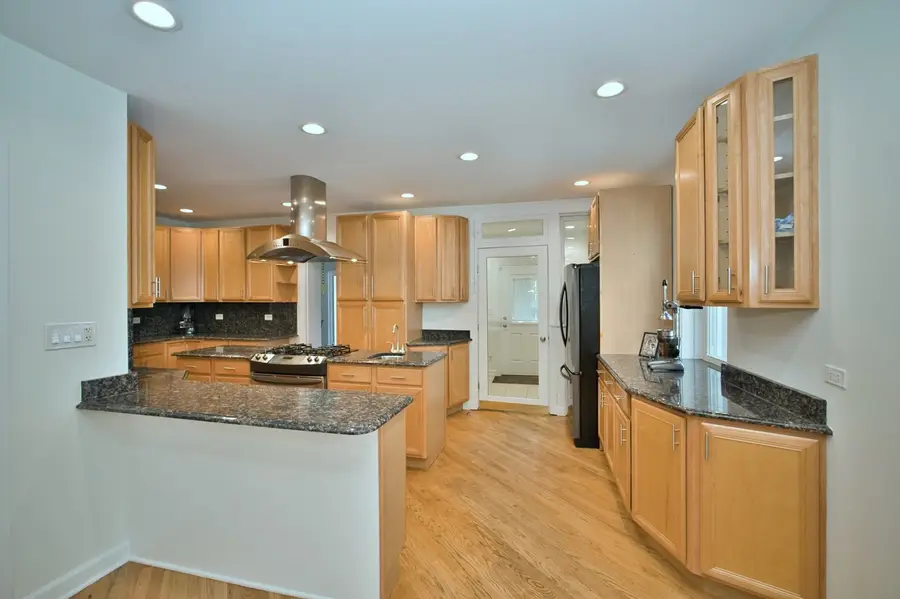 5936 N Melvina Avenue, Chicago, IL 60646 - #3