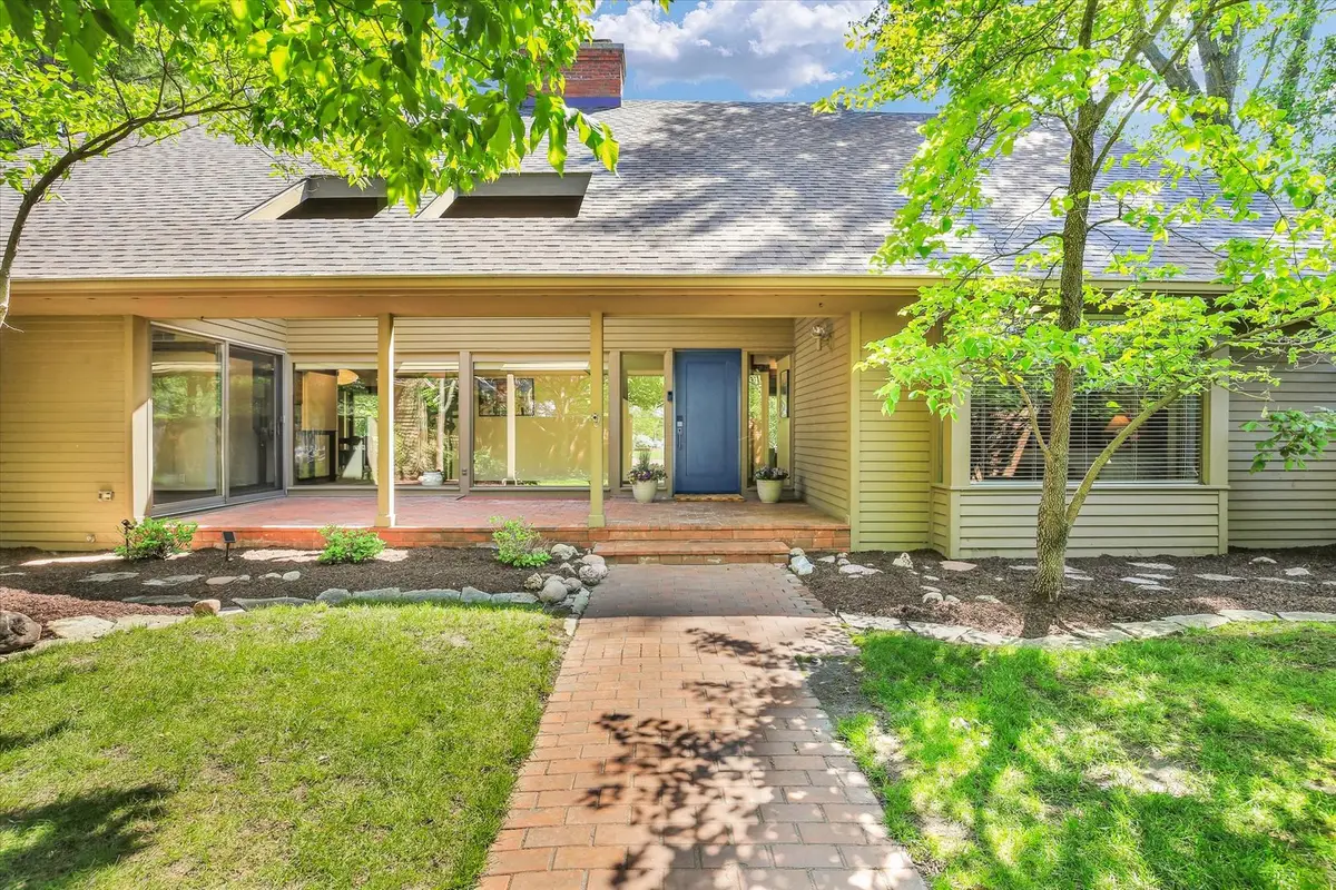 10 Carriage Way, Champaign, IL 61821 - #1