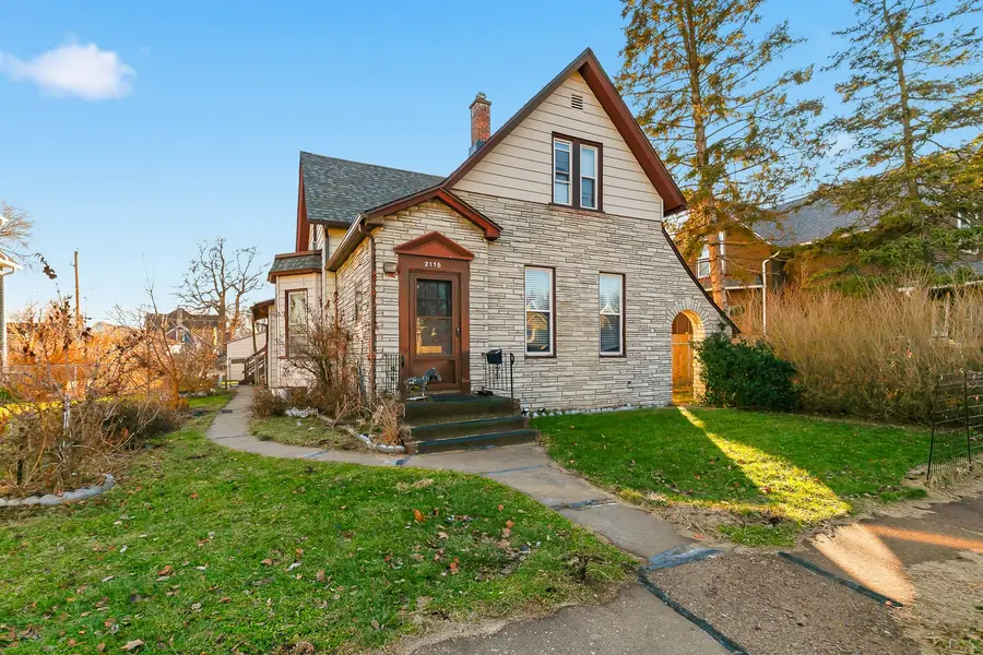2115 W 4 Street, Davenport, IA 52802 - #2