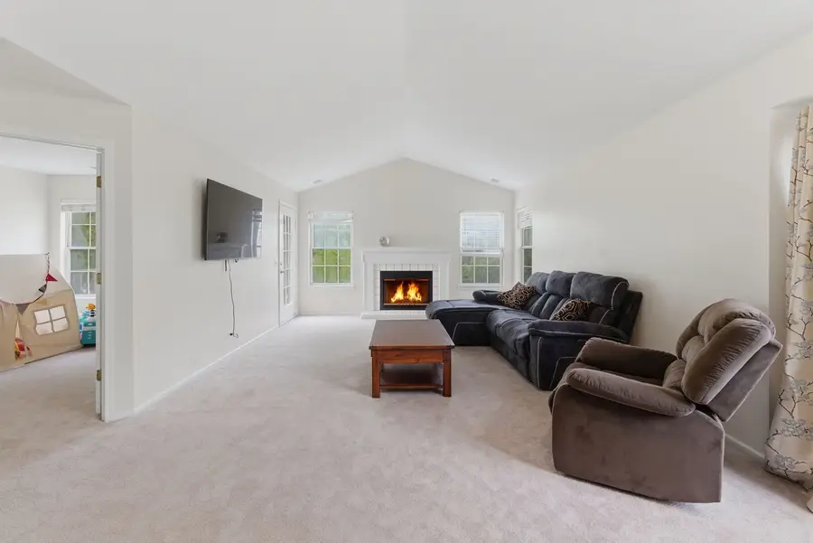206 Glasgow Lane #B206, Schaumburg, IL 60194 - #2