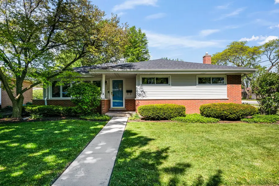 132 N Phelps Avenue, Arlington Heights, IL 60004 - #2