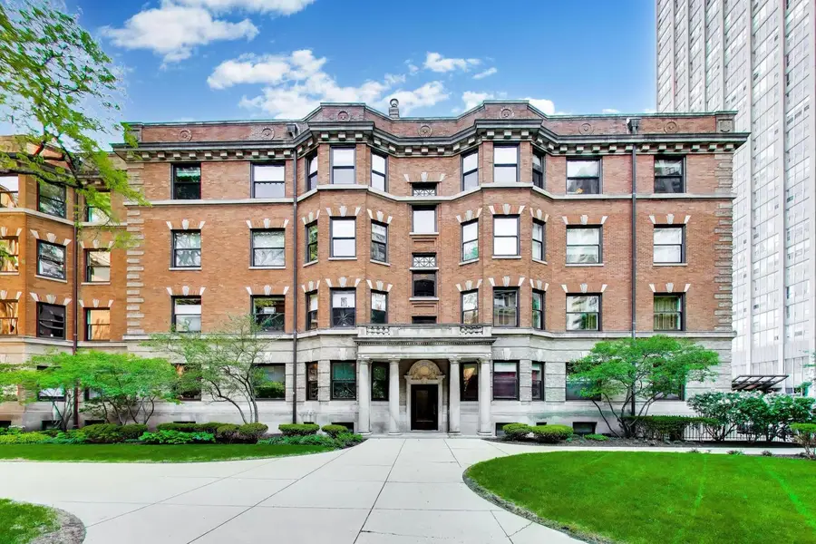674 W Irving Park Road #F6, Chicago, IL 60613 - #2