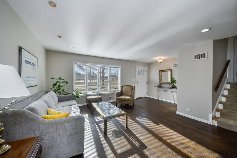 541 Park Row, Glen Ellyn, IL 60137 - #2