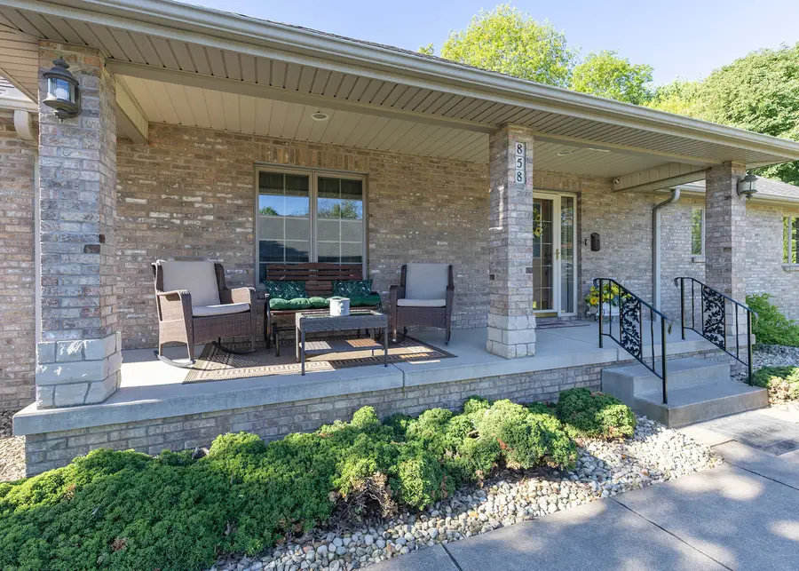 858 45th Avenue, East Moline, IL 61244 - #2
