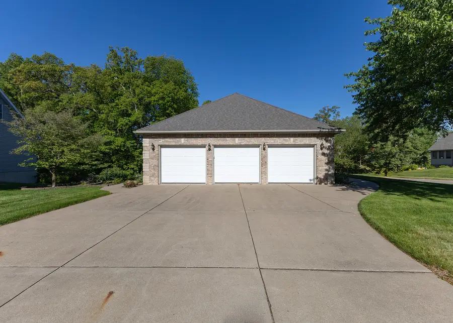 858 45th Avenue, East Moline, IL 61244 - #3