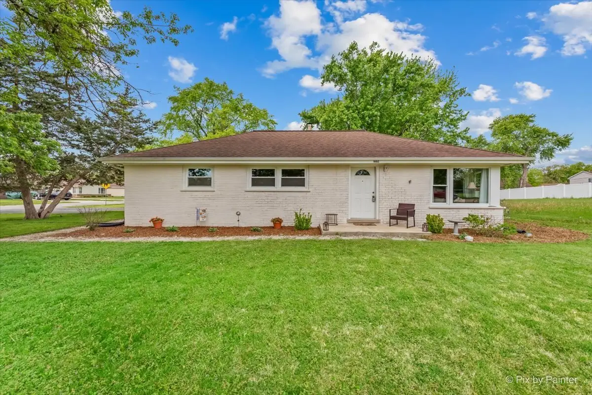902 W Stonemill Avenue, Addison, IL 60101 - #1