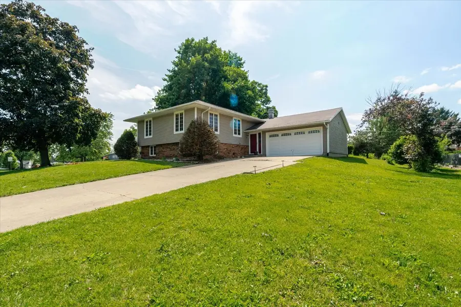 907 S Quincy Street, Clinton, IL 61727 - #2