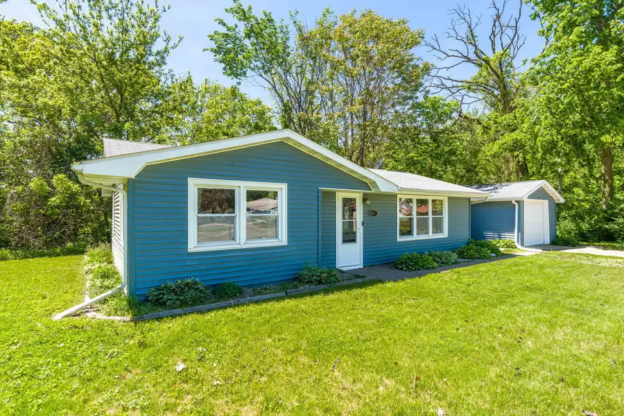 427 14th Avenue, Silvis, IL 61282 - #2