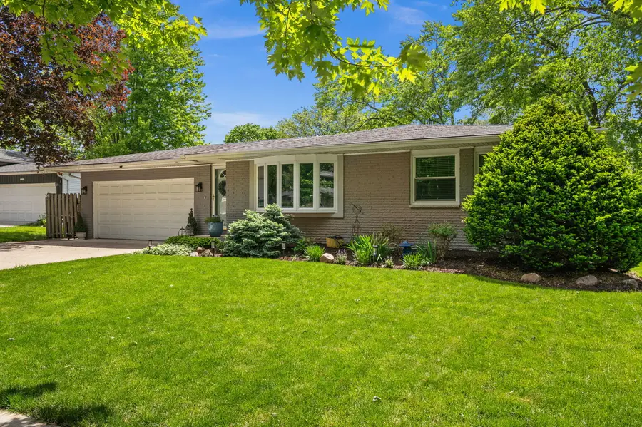 1515 Jewel Avenue, Saint Charles, IL 60174 - #2