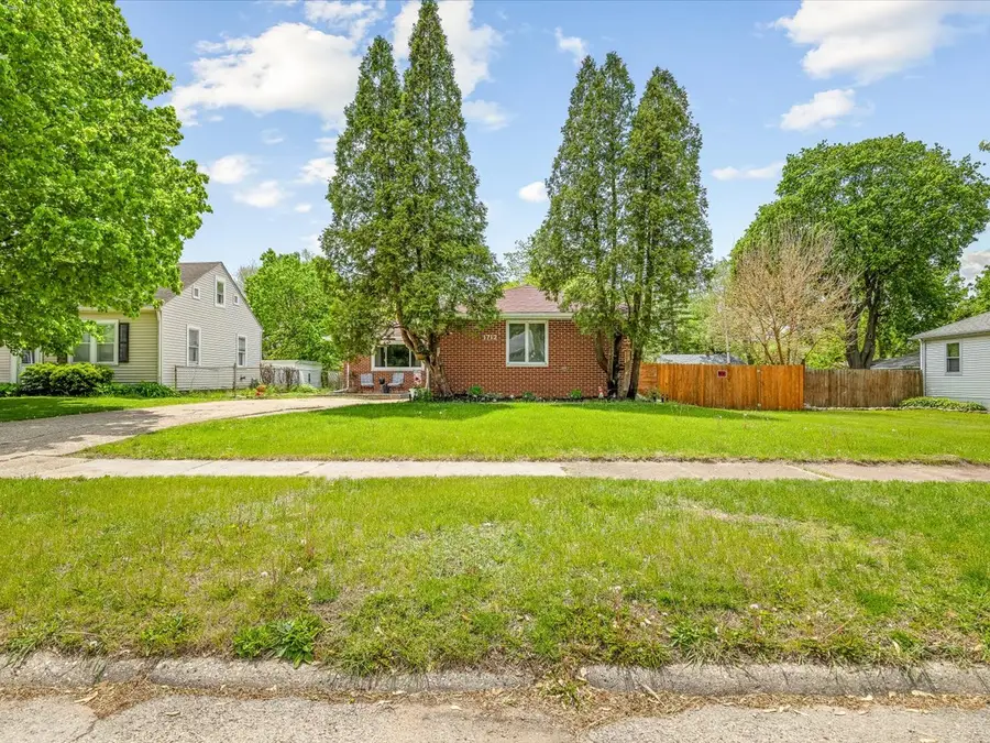 1712 Midway Drive, Rockford, IL 61103 - #2