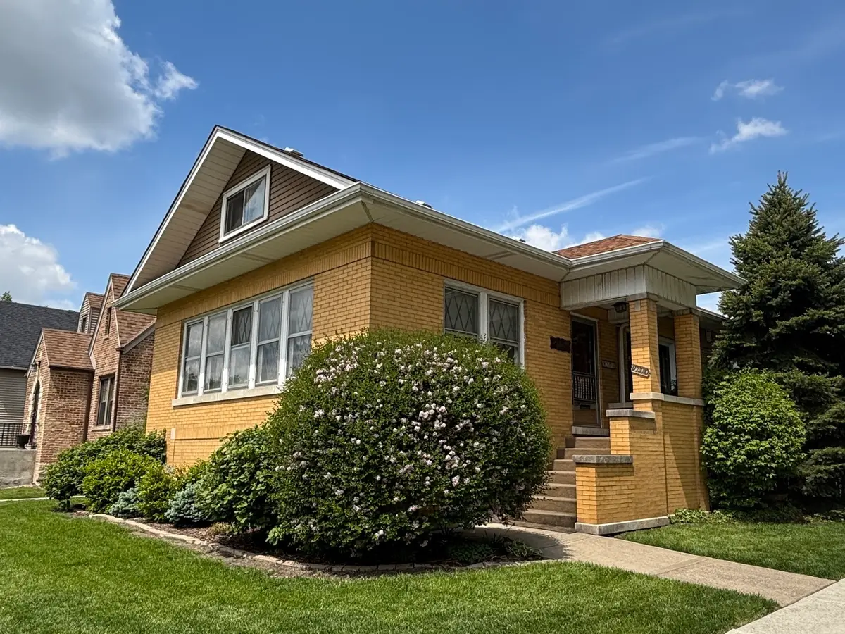 9100 Sheridan Avenue, Brookfield, IL 60513 - #1