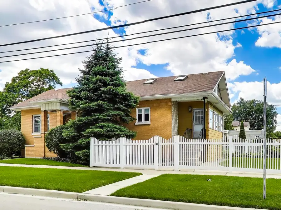 9100 Sheridan Avenue, Brookfield, IL 60513 - #2