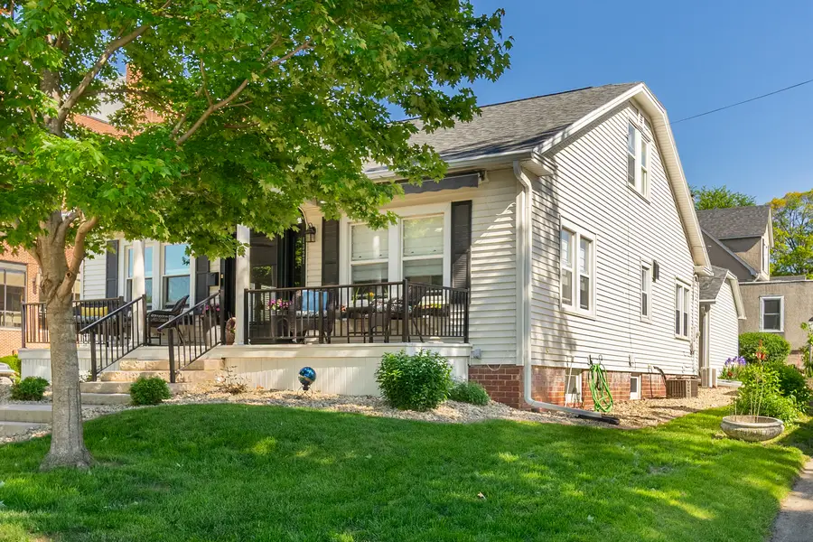 1327 5th Street, Peru, IL 61354 - #3