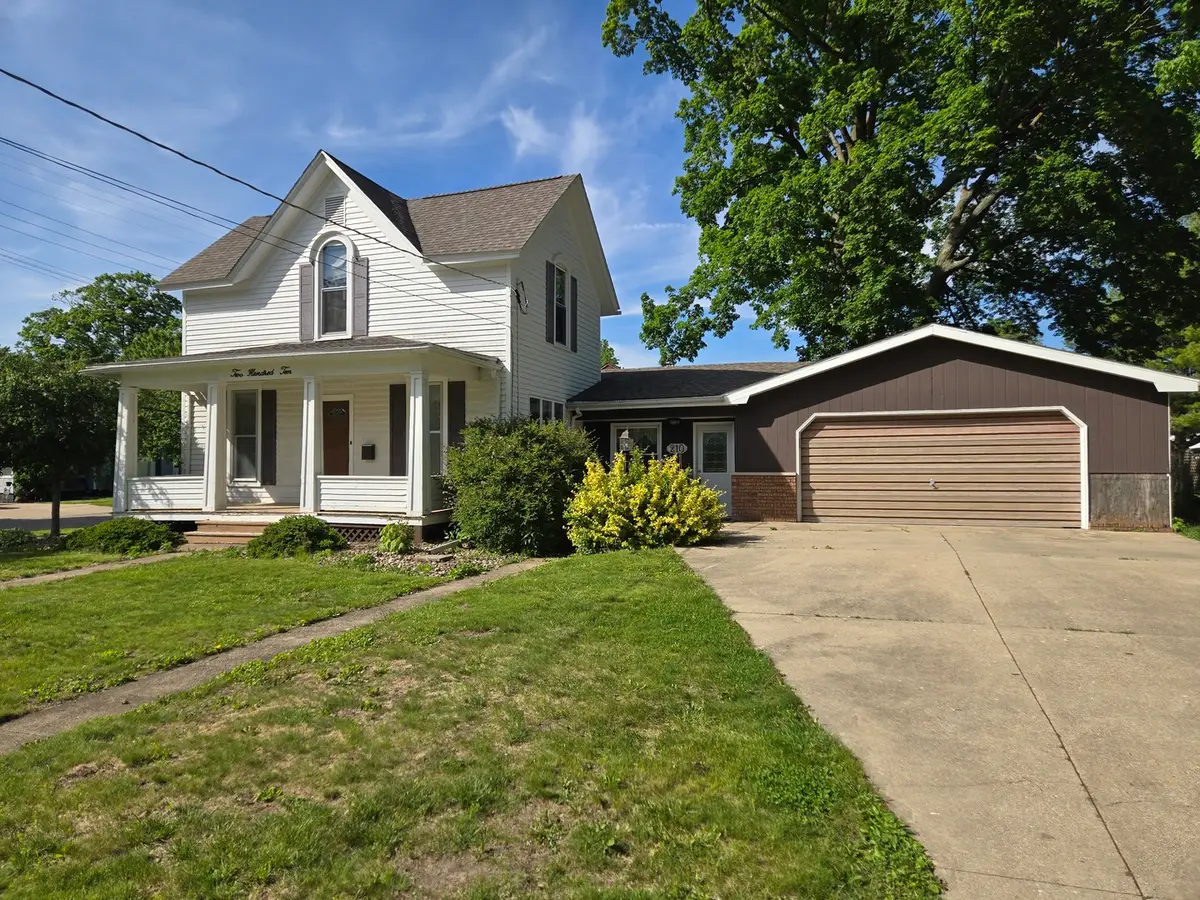 210 W Morris Street, Morrison, IL 61270 - #1