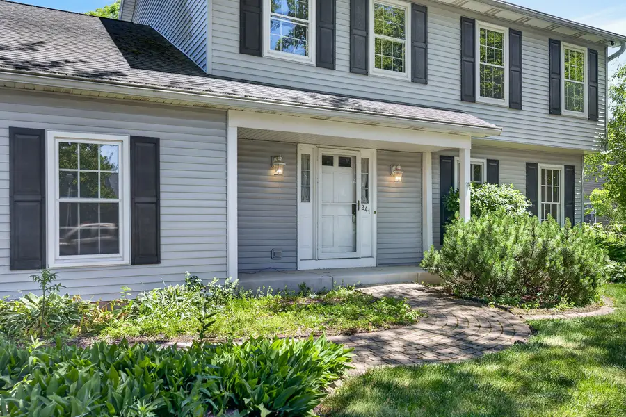 241 Wakefield Lane, Geneva, IL 60134 - #3
