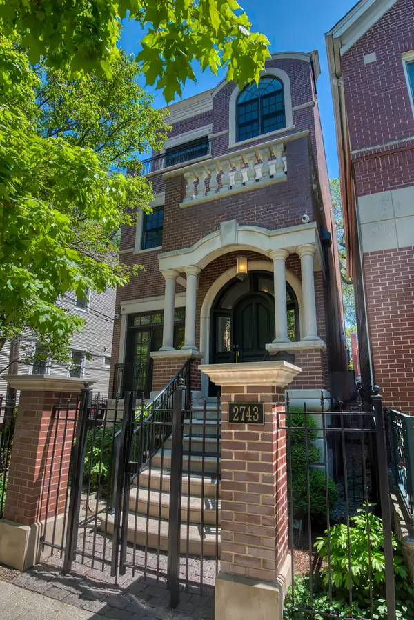 2743 N Dayton Street, Chicago, IL 60614