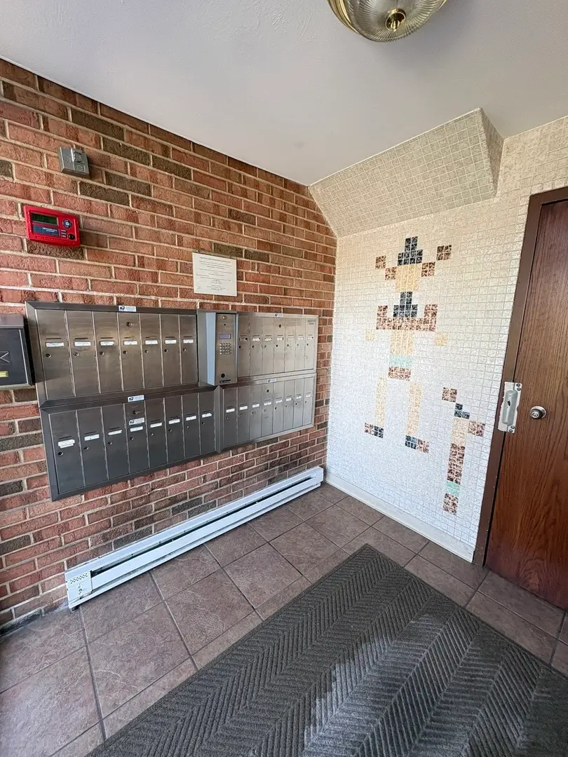9717 S Keeler Avenue #110, Oak Lawn, IL 60453 - #2