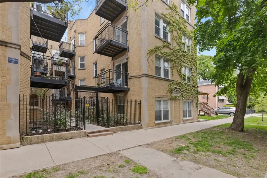 7050 N Damen Avenue #3S, Chicago, IL 60645 - #3