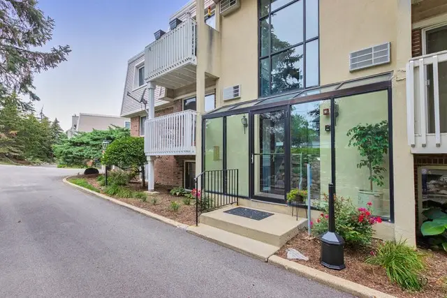 211 E Liberty Street #4, Wauconda, IL 60084 - #1