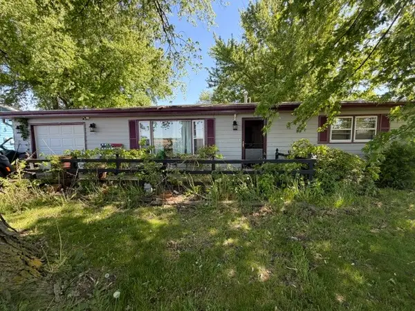 11141 E Fisher Road, Rochelle, IL 61068
