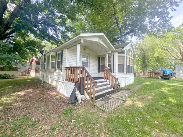 24/99 Woodhaven, Sublette, IL 61367