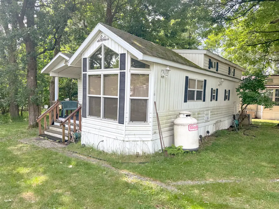 24/99 Woodhaven, Sublette, IL 61367 - #3