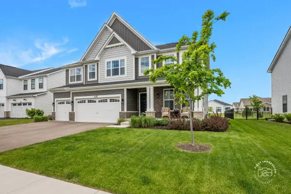 115 Piper Glen Avenue, Oswego, IL 60543