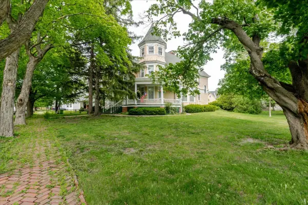 425 Mason Street, Chenoa, IL 61726