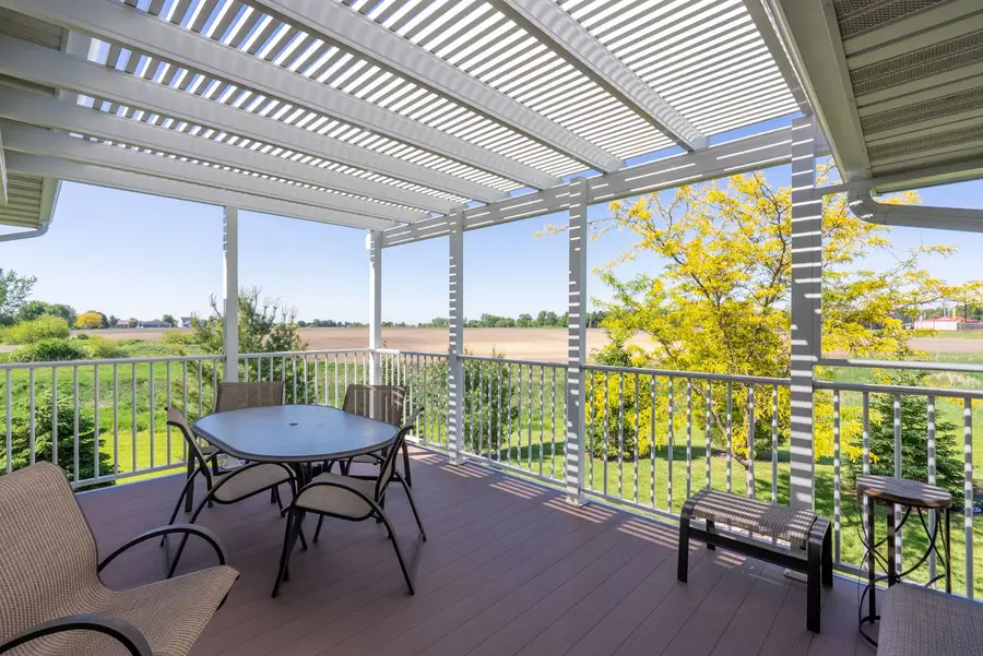 602 E Sheridan Drive, Eldridge, IA 52748 - #2