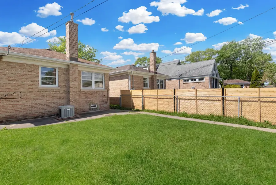 4846 W Foster Avenue, Chicago, IL 60630 - #3