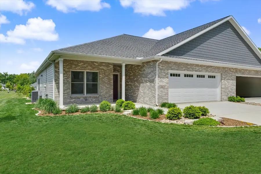 306 E Pine Street, Fairbury, IL 61739 - #3