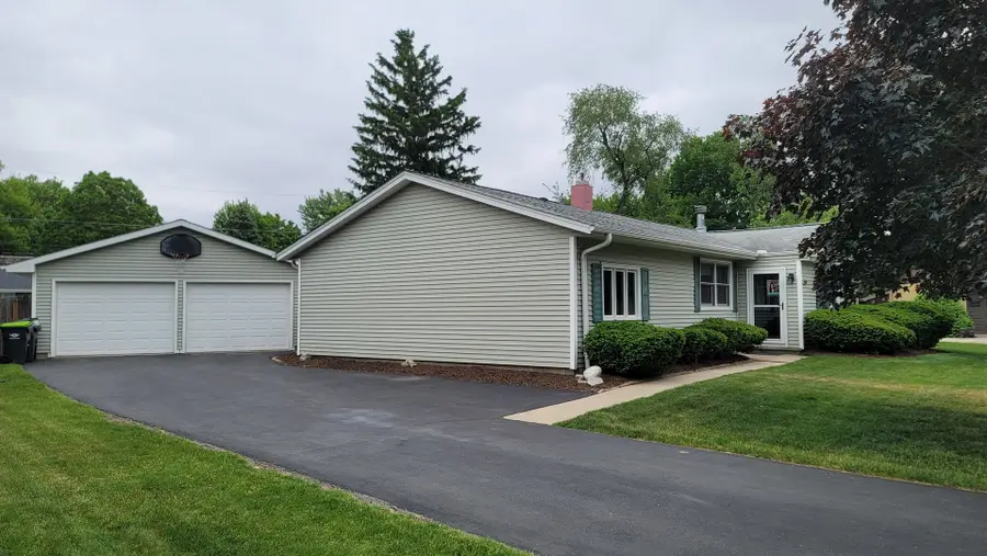 1500 Woodland Drive, Sycamore, IL 60178 - #3