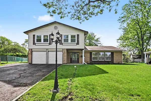 7801 Berkshire Court, Hanover Park, IL 60133