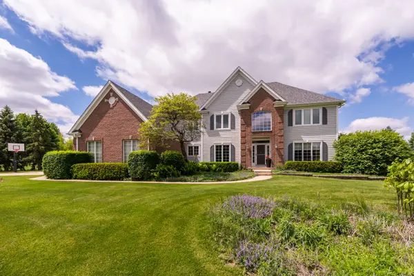 4N918 West Woods Drive, St. Charles, IL 60175