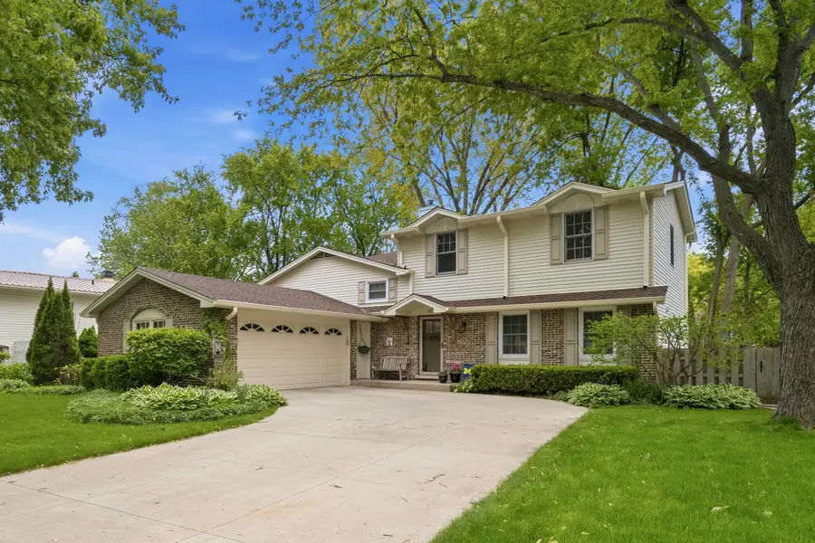 827 Liberty Bell Lane, Libertyville, IL 60048 - #2