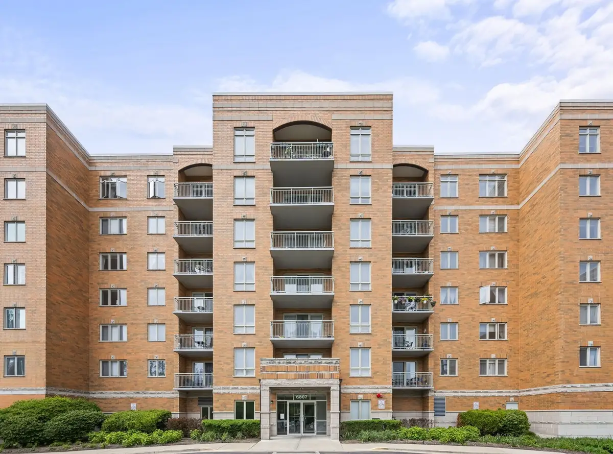 6807 N Milwaukee Avenue #601, Niles, IL 60714 - #1