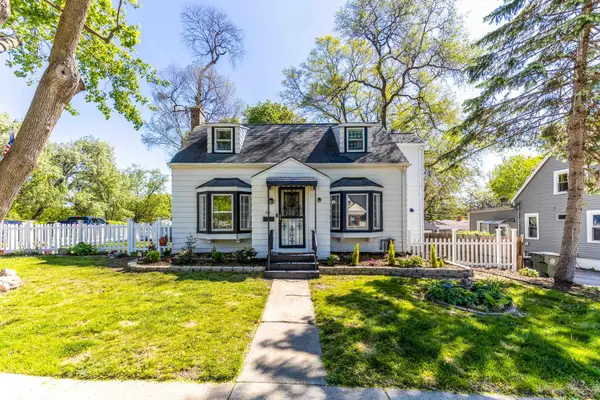 401 S Lake Terrace, Mundelein, IL 60060