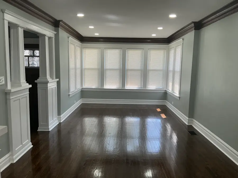 8042 S Bennett Avenue, Chicago, IL 60617 - #3