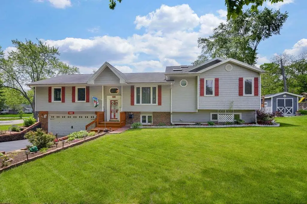110 Oakwood Lane, Bartlett, IL 60103 - #1