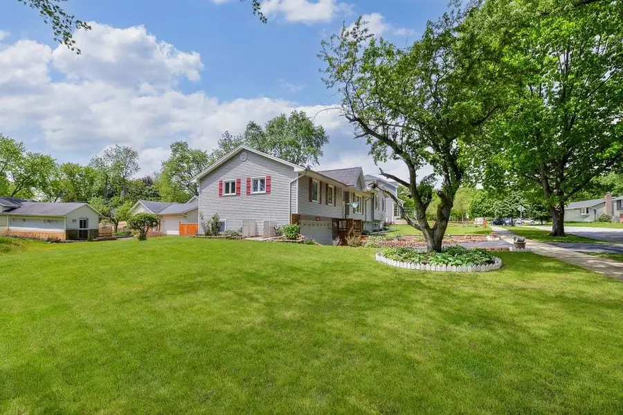 110 Oakwood Lane, Bartlett, IL 60103 - #3