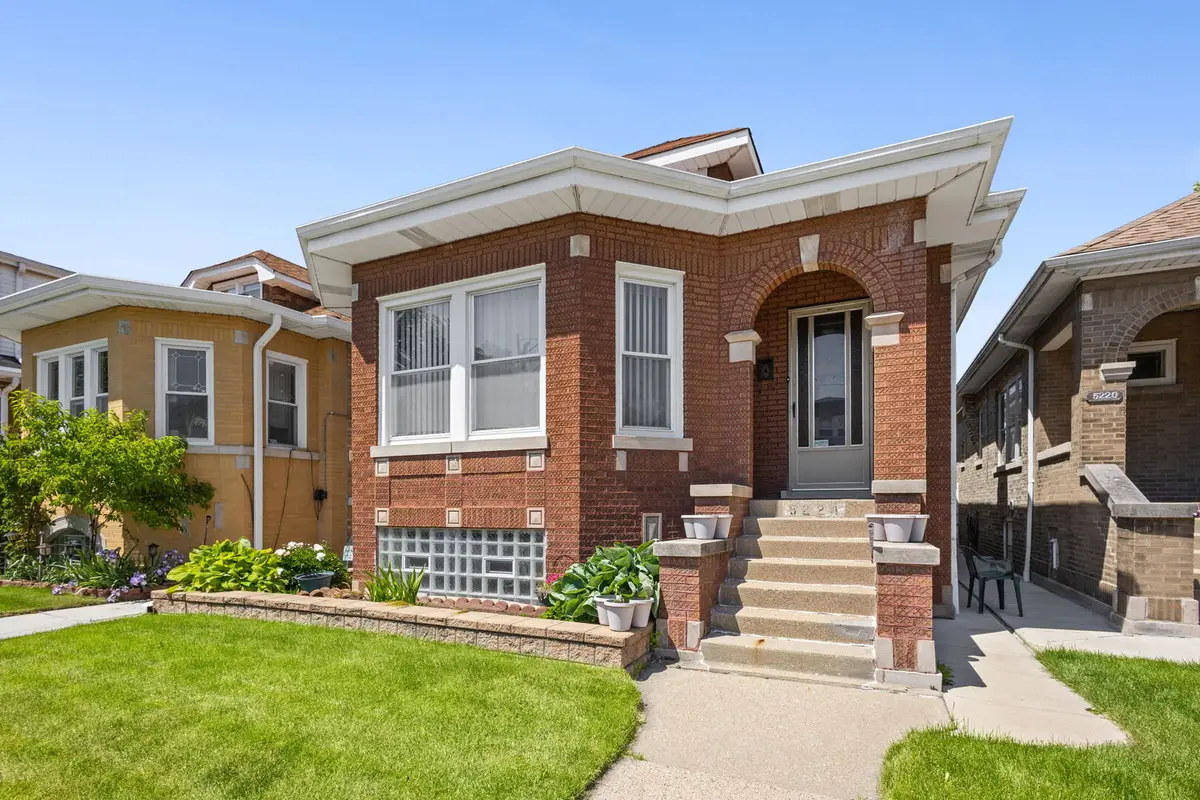 5224 W Oakdale Avenue, Chicago, IL 60641 - #1