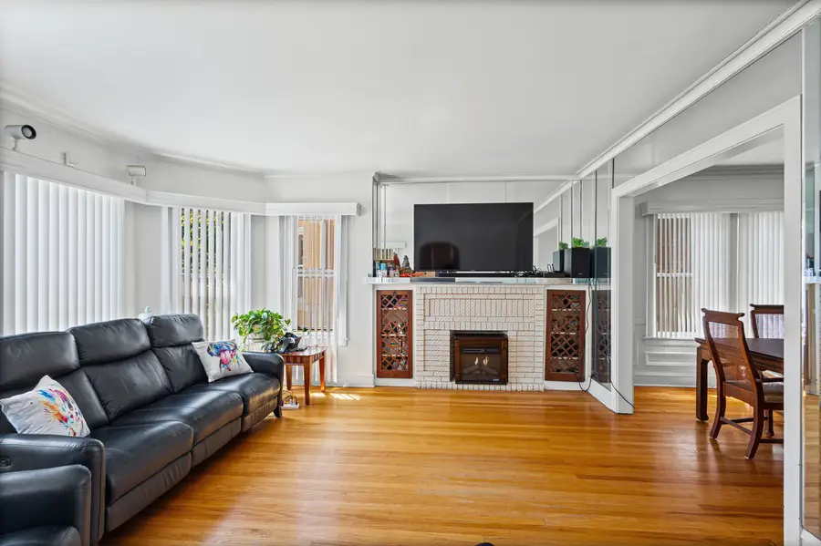 5224 W Oakdale Avenue, Chicago, IL 60641 - #3