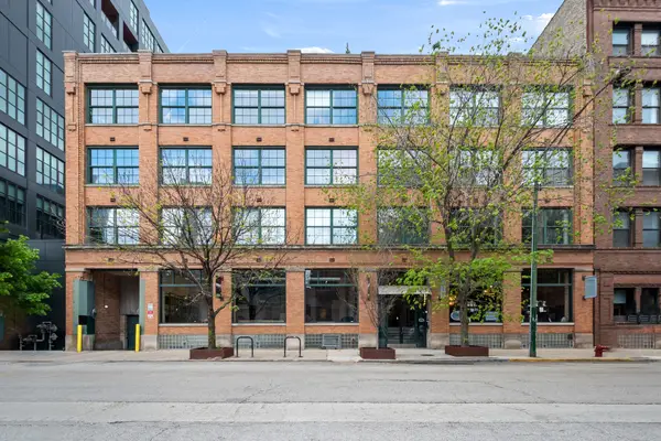 110 N Peoria Street #208, Chicago, IL 60607