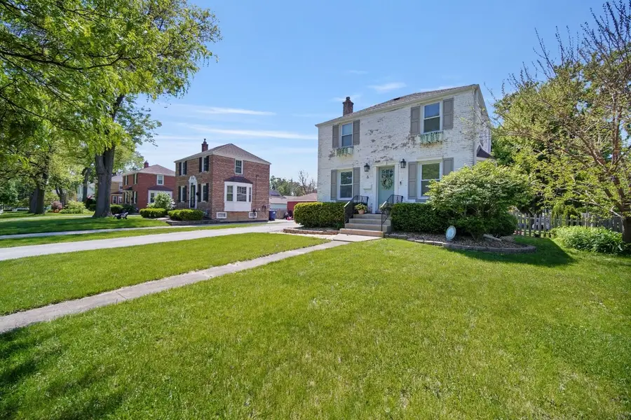 6 Iroquois Drive, Clarendon Hills, IL 60514 - #2